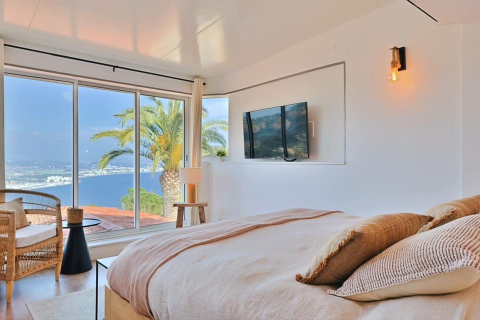 Bedroom, Sea view