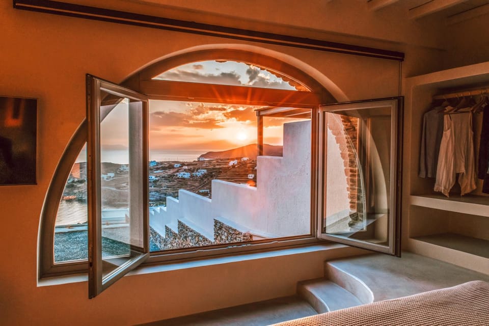 View (from property/room), View (from property/room), Landmark view, Landmark view, Pool view, Pool view, Location, Sunset
