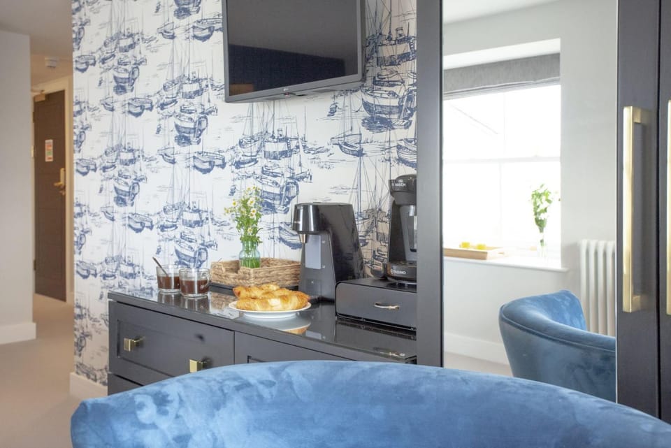 TV and multimedia, Coffee/tea facilities, Seating area