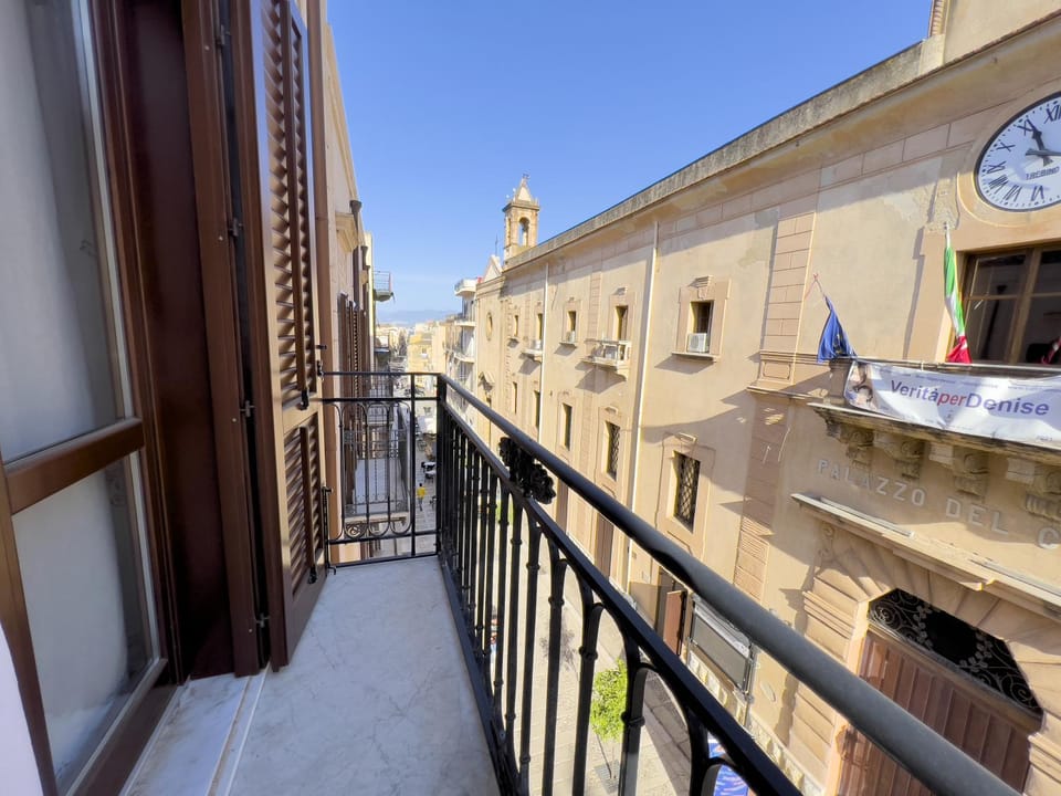 View (from property/room), Balcony/Terrace