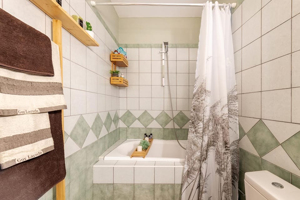 Bathroom, Bath