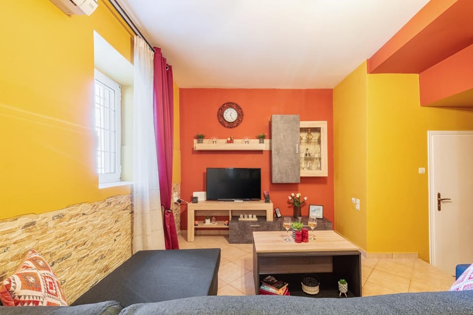 TV and multimedia, Seating area