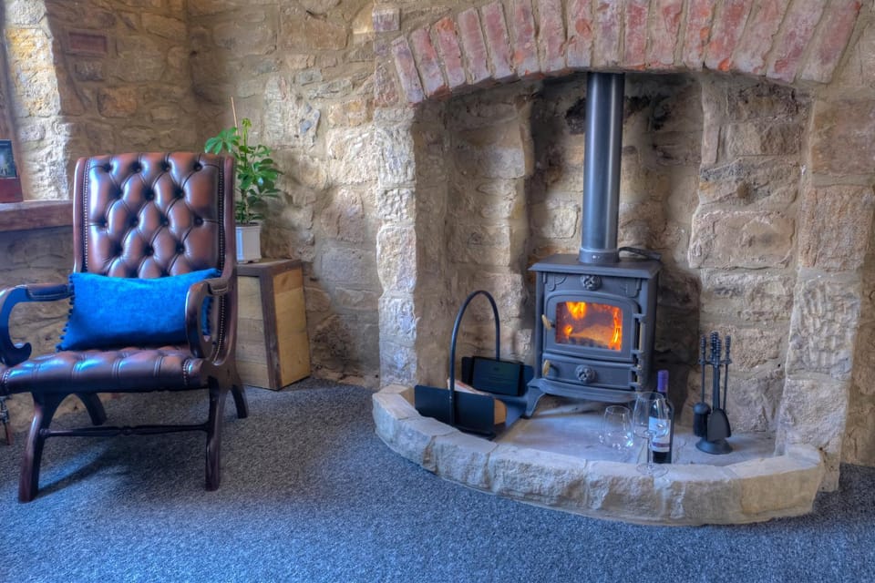 The Rockpool - private hot tub and sea views House in Amble
