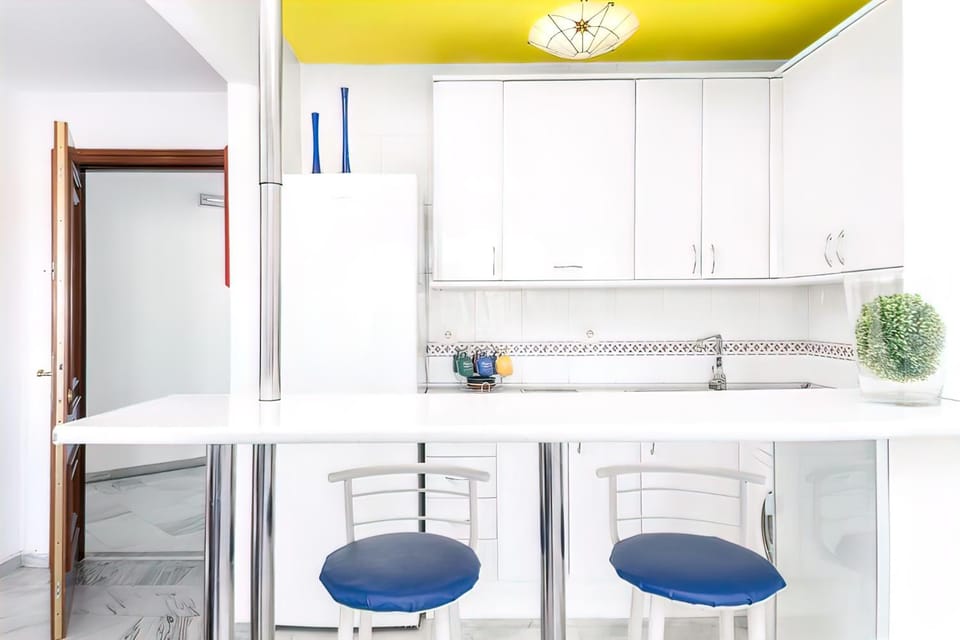 Kitchen or kitchenette, Communal kitchen