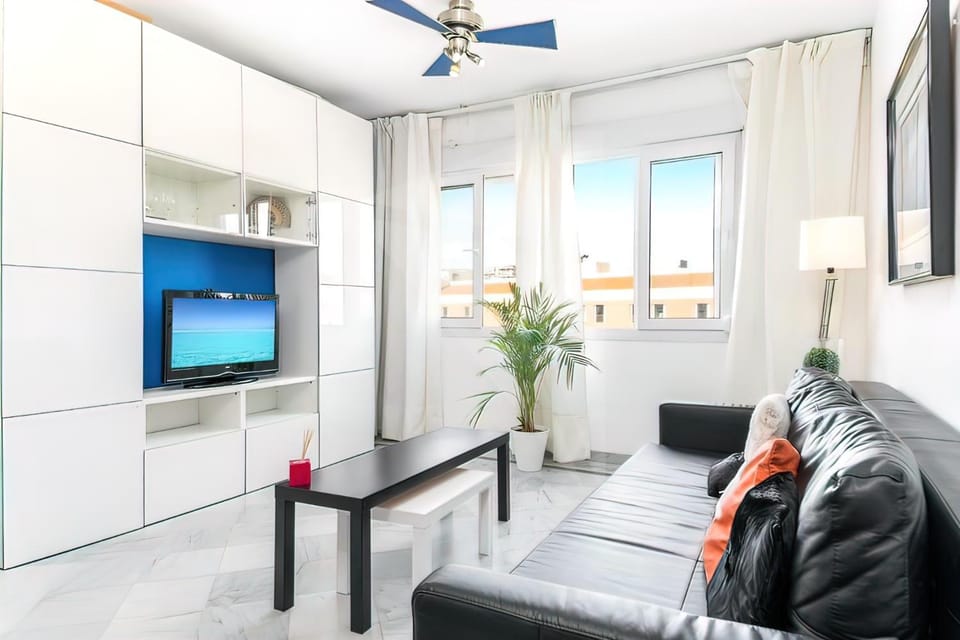 TV and multimedia, Living room, Business facilities, Seating area, Meeting/conference room