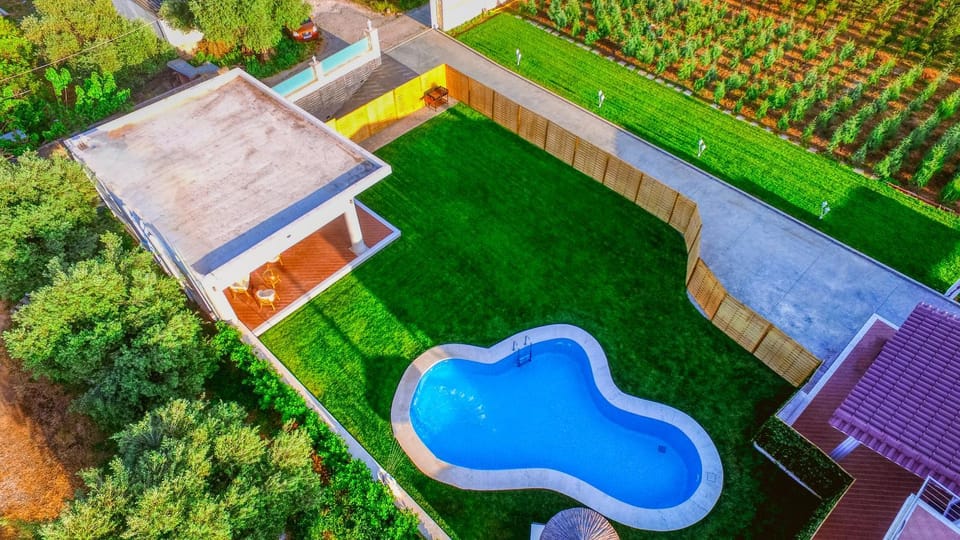 Chania Oasis with heated pool House in Crete