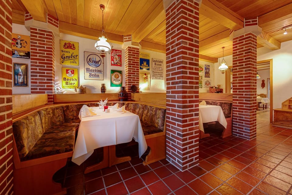 Restaurant/places to eat, Banquet/Function facilities, Decorative detail, Dining area, Food, Breakfast