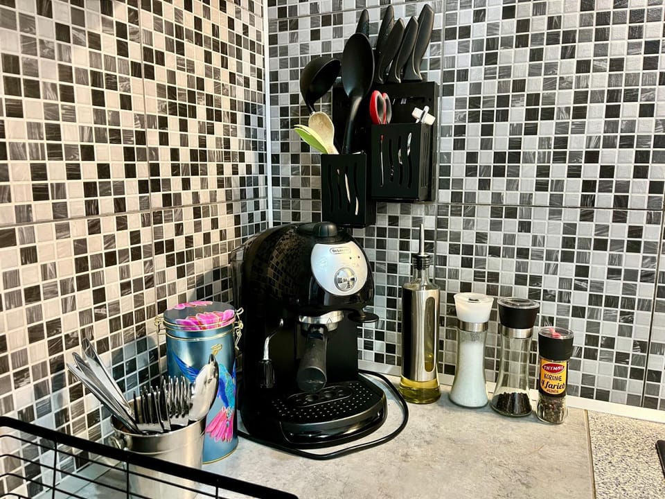 Coffee/tea facilities, kitchen