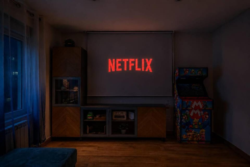 Communal lounge/ TV room, TV and multimedia
