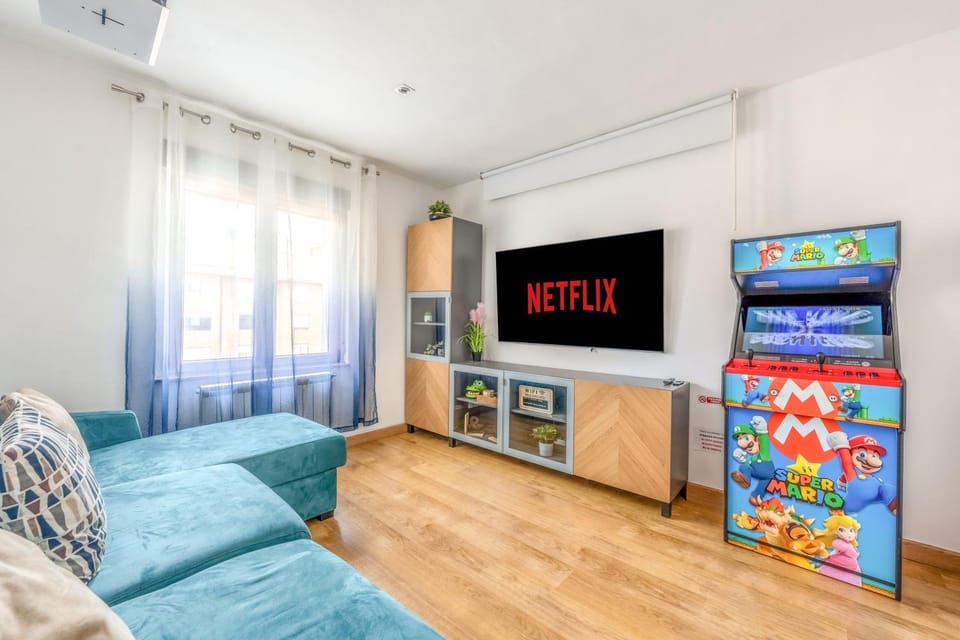 Communal lounge/ TV room, Game Room, TV and multimedia, Living room