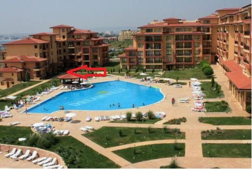 Property building, Bird's eye view, Swimming pool