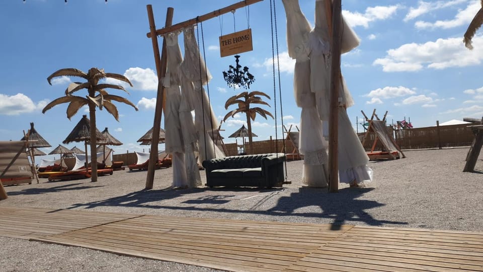 Day, Beach