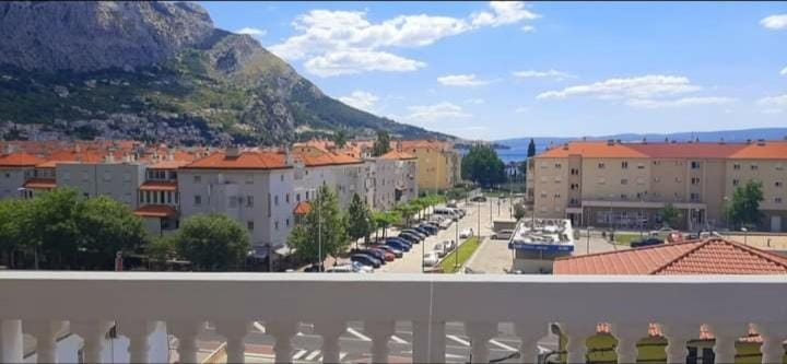 Balcony/Terrace, Mountain view