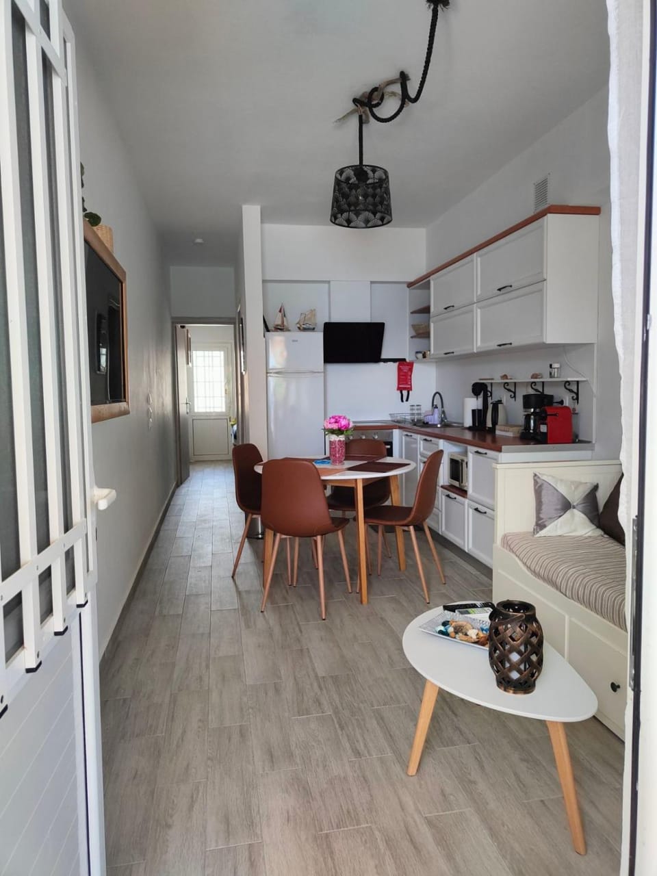 Kitchen or kitchenette, Living room, Dining area