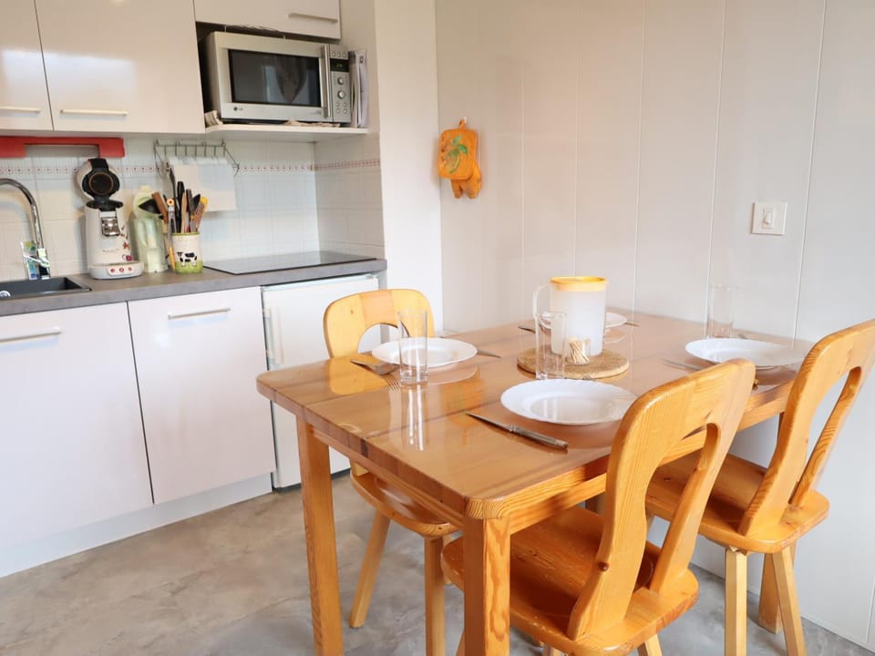 Les Gets - Studio proche centre, pistes et commerces, parking couvert - FR-1-623-156 Apartment in Les Gets