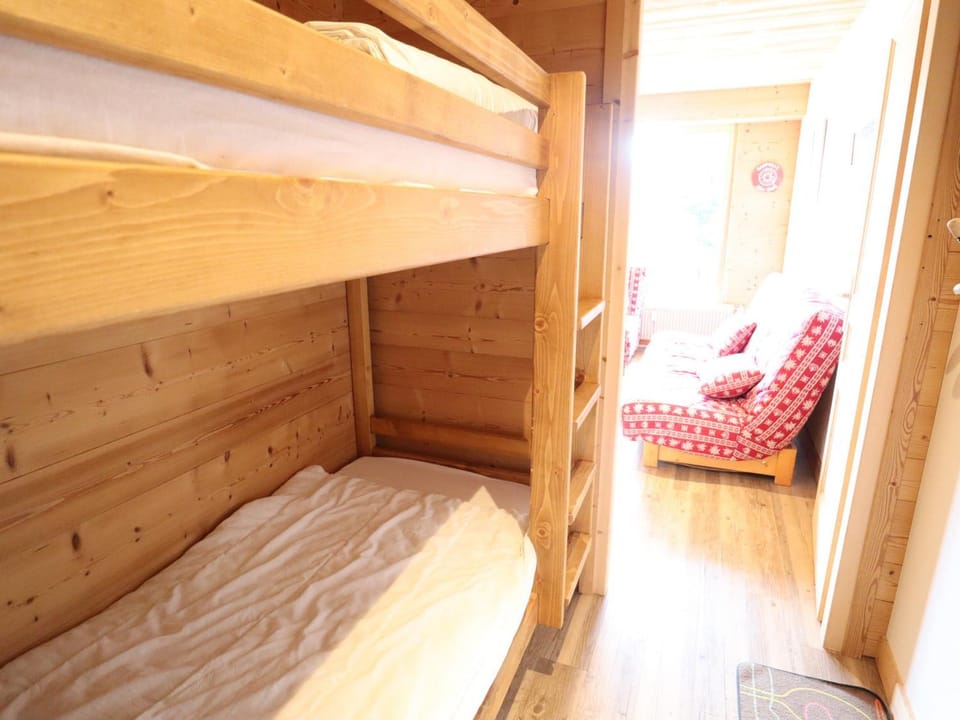 Bel Appartement aux Gets - Proche des Pistes avec Balcon et Parking - FR-1-623-203 Apartment in Les Gets