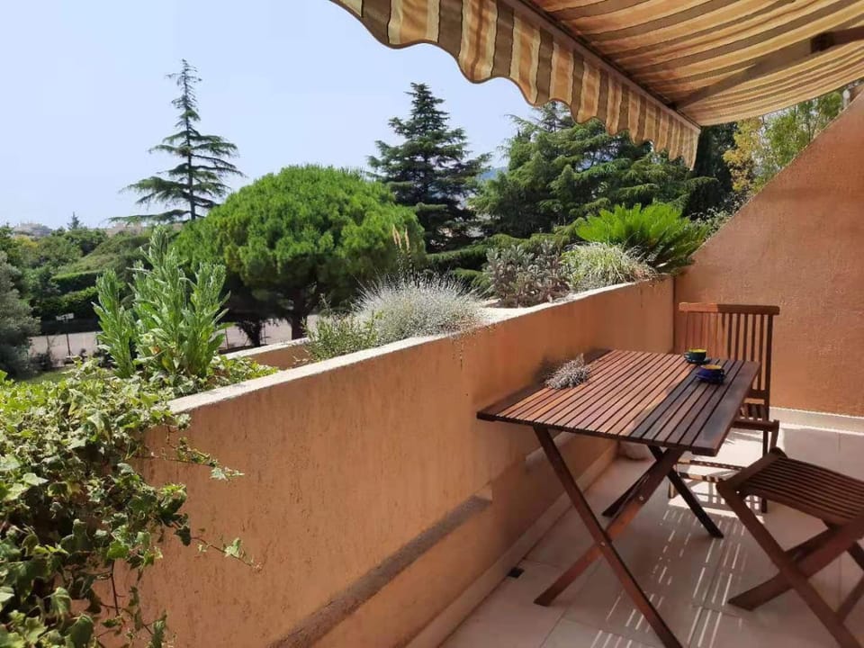 Garden, Garden, Balcony/Terrace