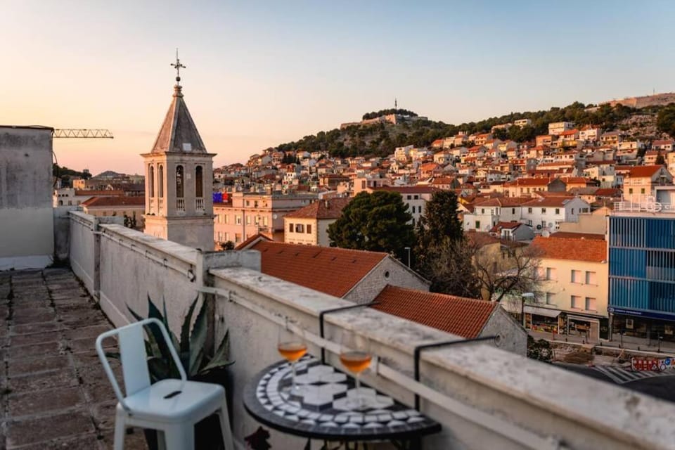 The Spot - Rooftop in the city centre + Parking Apartment in Šibenik