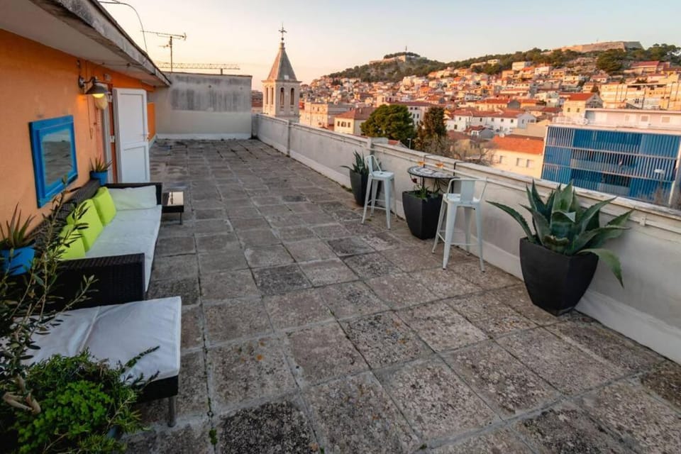 The Spot - Rooftop in the city centre + Parking Apartment in Šibenik