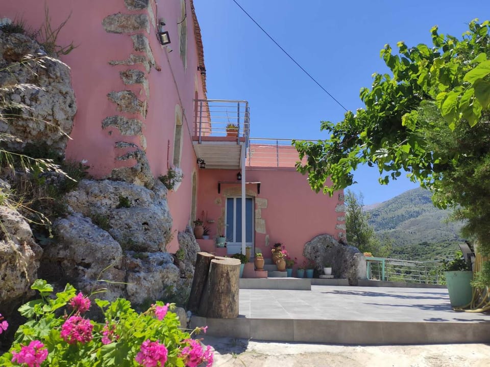 Rocky Mountain Villa Villa in Crete
