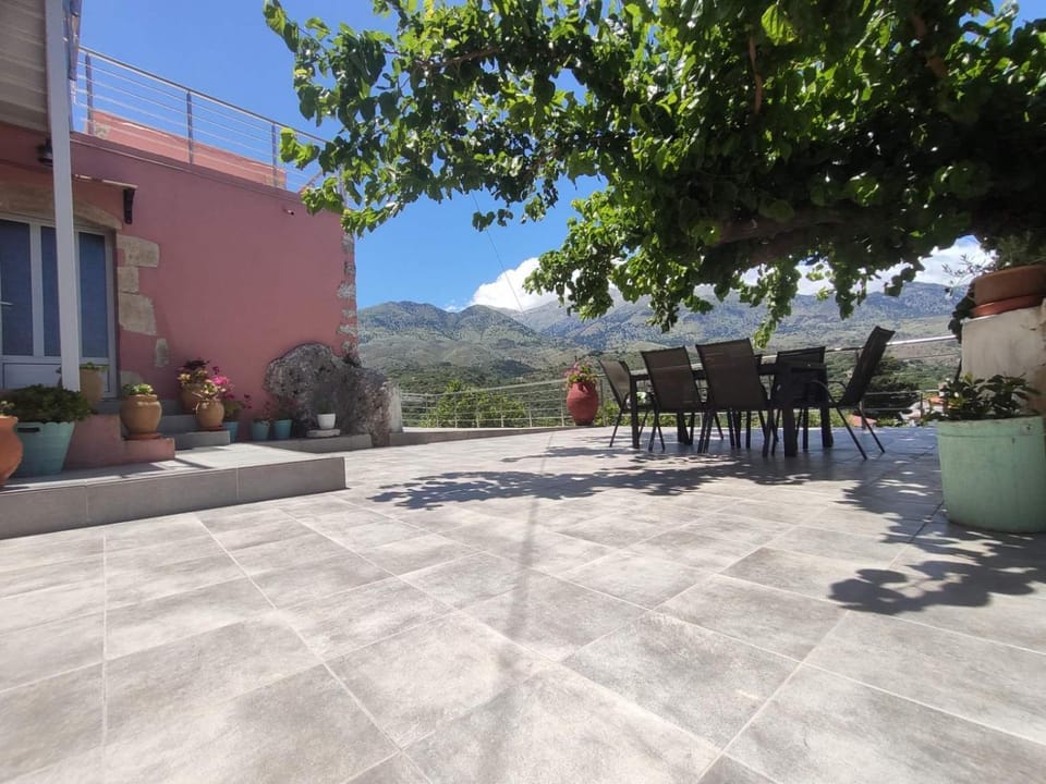 Rocky Mountain Villa Villa in Crete
