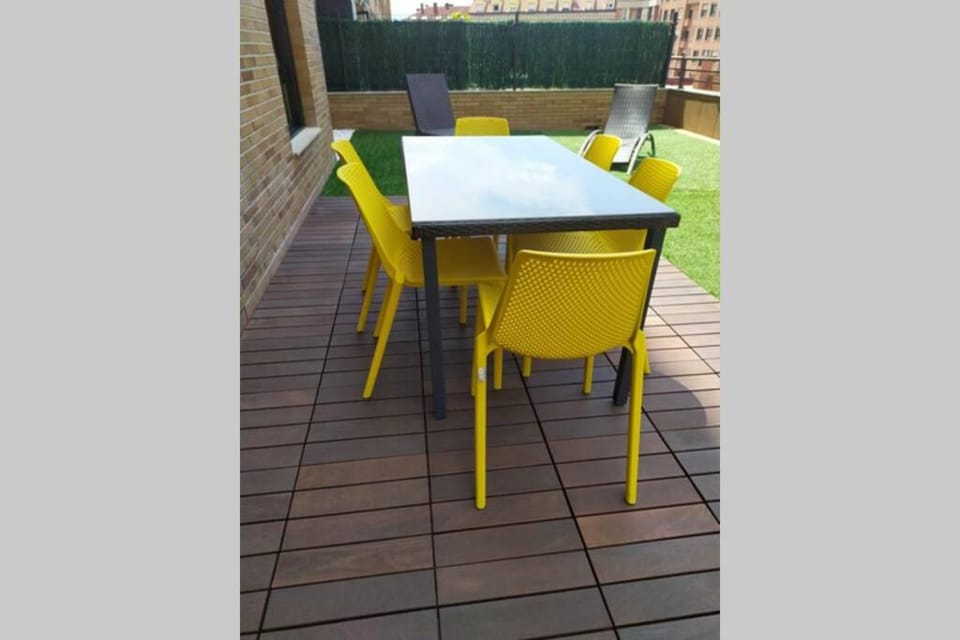 LA TERRAZA DE LA FLORIDA terraza 225 m2 Apartment in Oviedo