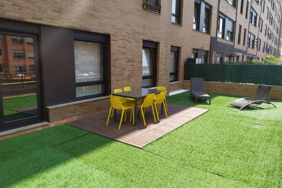 LA TERRAZA DE LA FLORIDA terraza 225 m2 Apartment in Oviedo