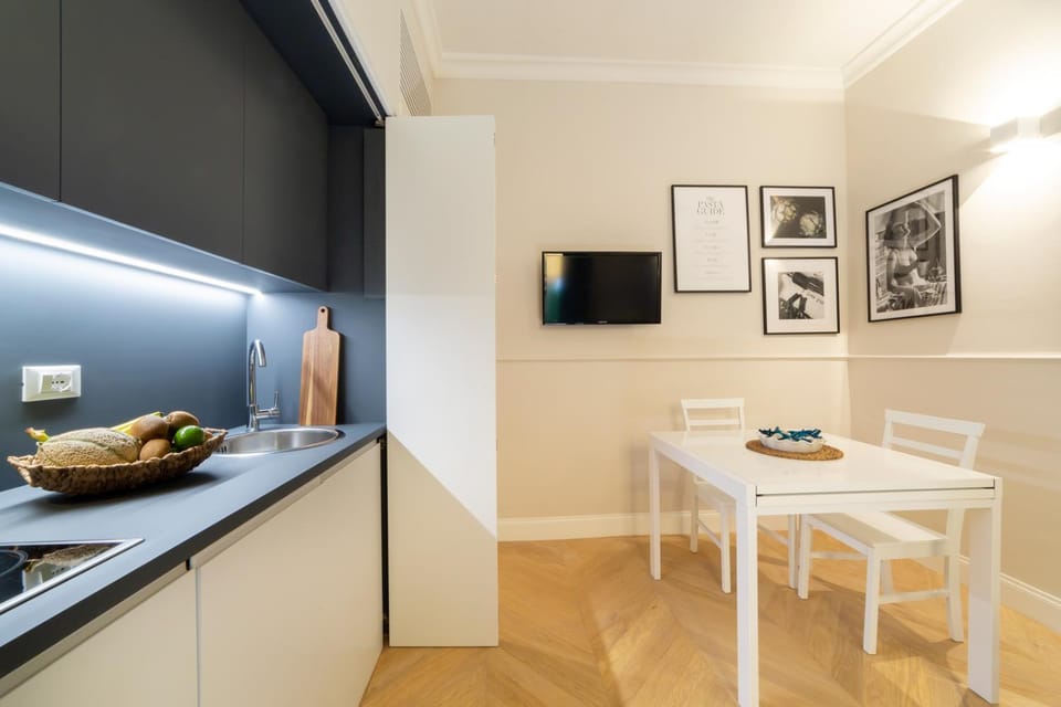 Kitchen or kitchenette, Living room
