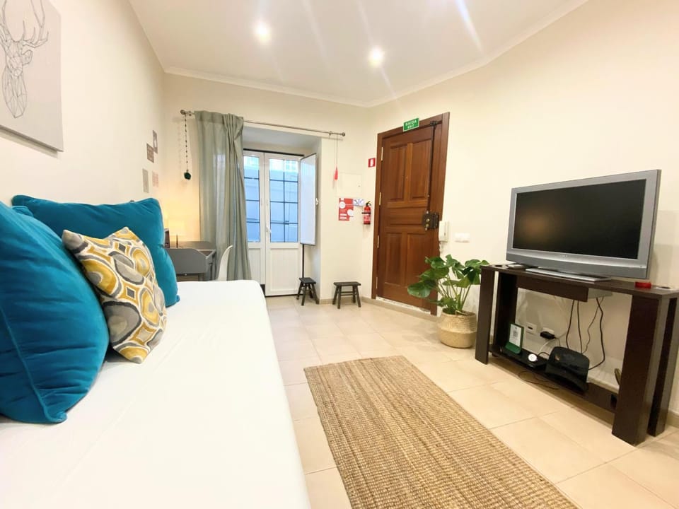 TV and multimedia, Living room, Seating area