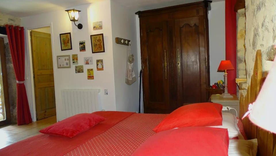 Bed, Decorative detail, Bedroom