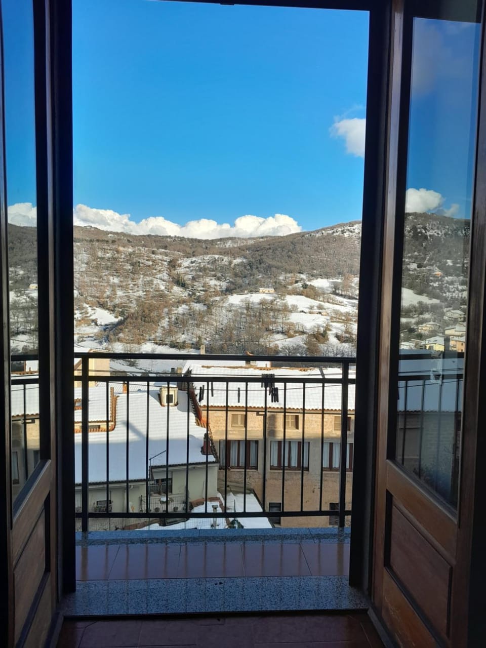 View (from property/room), Balcony/Terrace, Mountain view