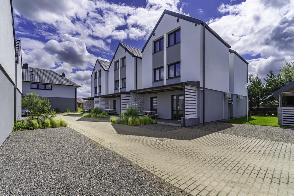 FRAJDA Domki - Apartamenty 6-osobowe - salon i dwie sypialnie oraz Studia 4-osobowe - pokój z aneksem kuchennym Apartment in West Pomeranian Voivodeship, Poland