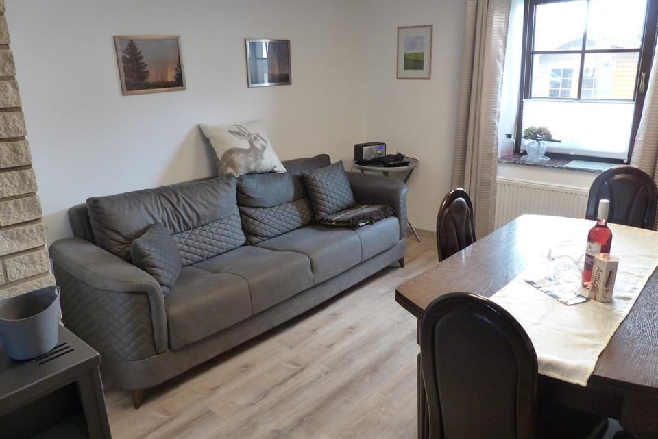 Ferienwohnung Hügelhaus Apartment in Vulkaneifel