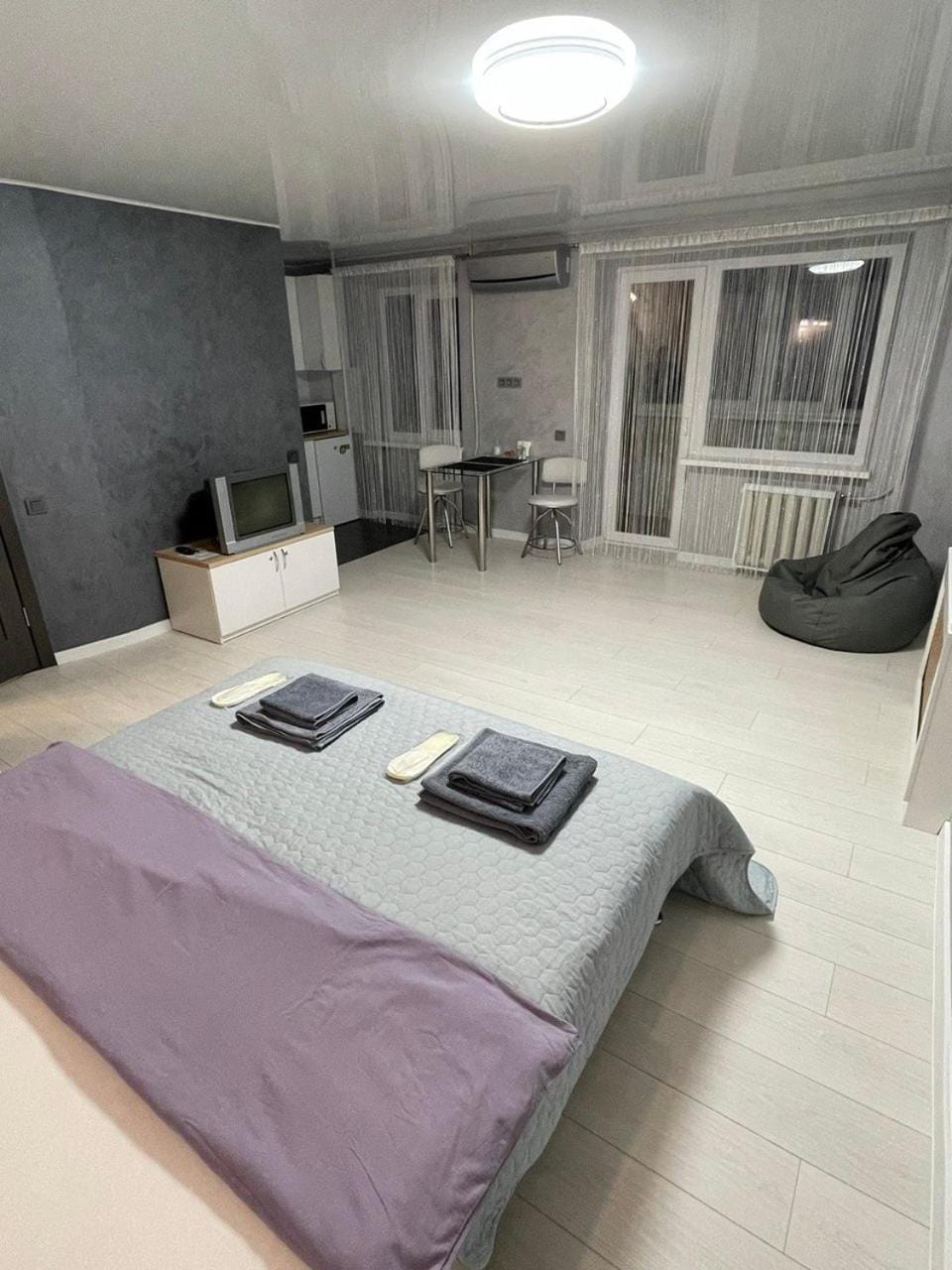 ApartCenter Студия LUX в центре города Гагарина Apartment in Dnipropetrovsk Oblast
