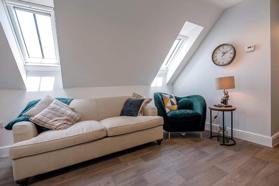 Geoff's Rest at Pond Hall Farm in Hadleigh with Private Hot Tub Apartment in Babergh District