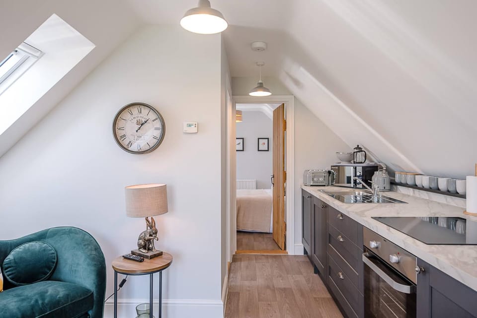 Geoff's Rest at Pond Hall Farm in Hadleigh with Private Hot Tub Apartment in Babergh District