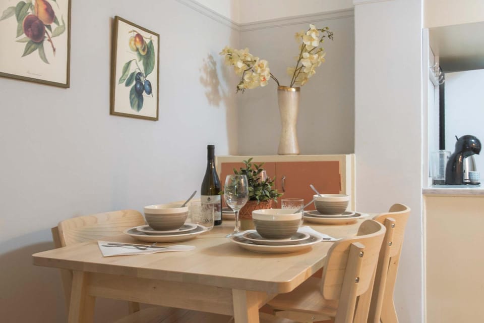 Stylish apt in the Historic heart of the city Apartment in Athens