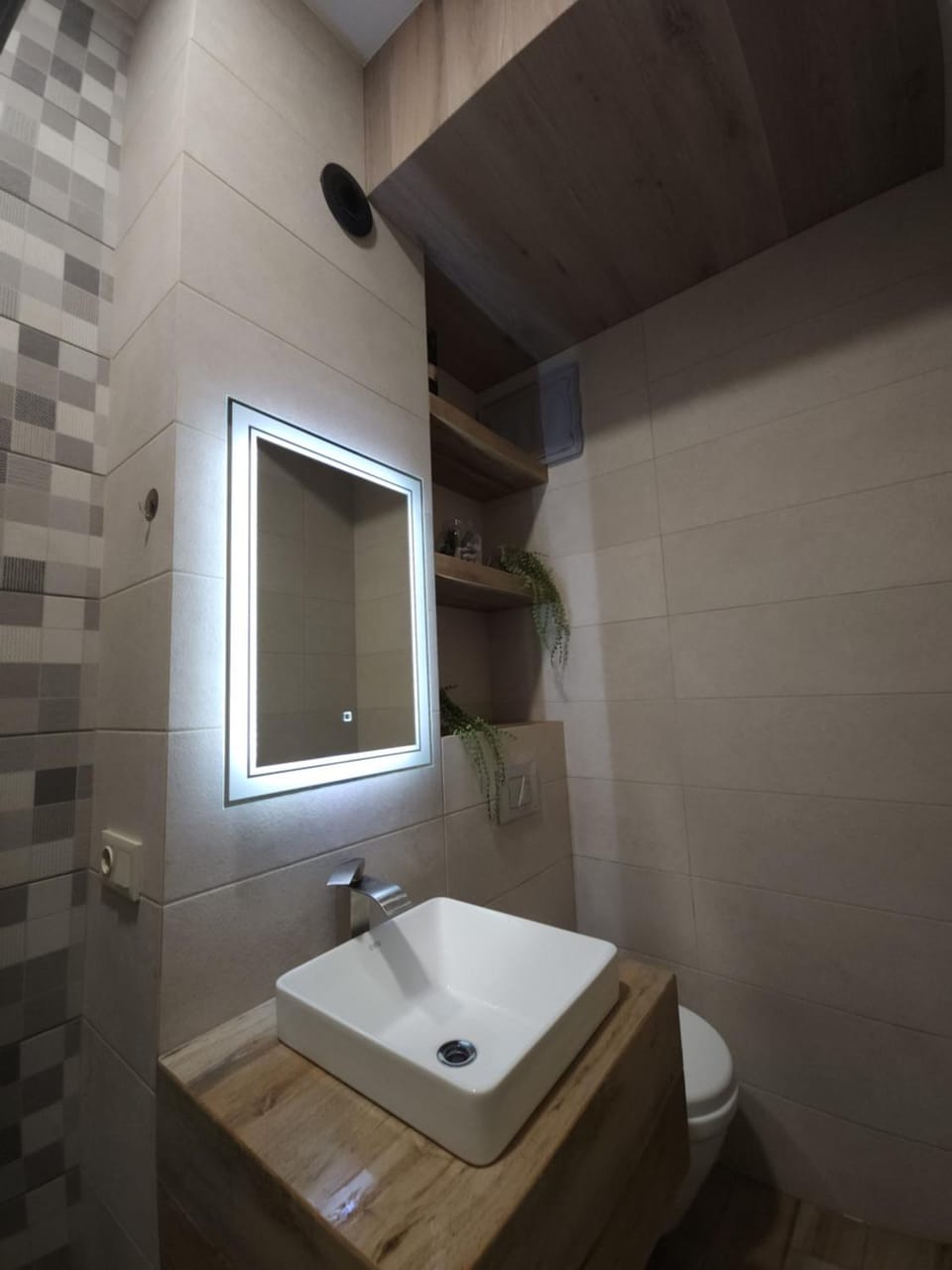 Apartment - 200 m Near Central Park Apartment in Tbilisi, Georgia