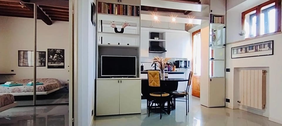 Historic Center Apartment with Private Garage Apartment in Montalcino