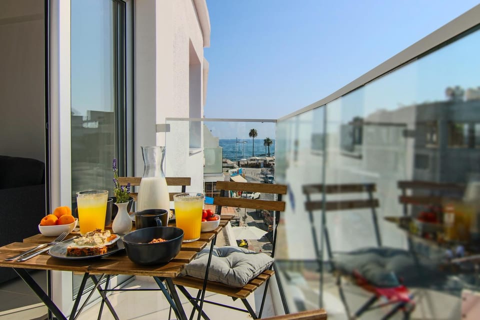 View (from property/room), Balcony/Terrace, Food and drinks, Sea view