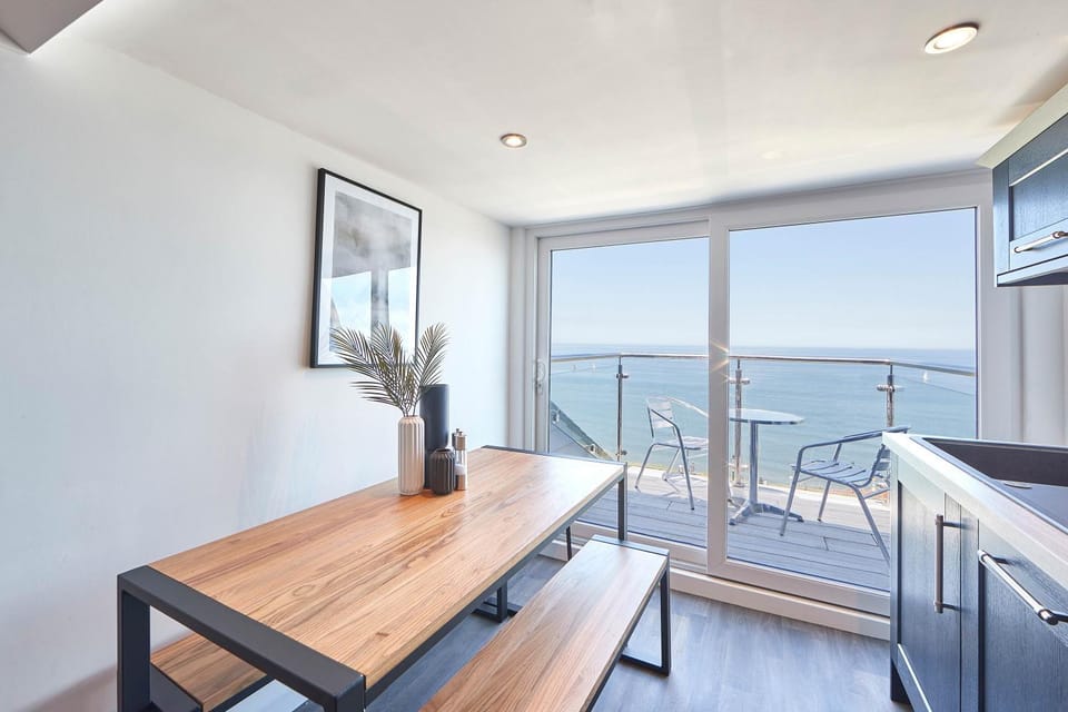 Balcony/Terrace, Kitchen or kitchenette, Dining area, Sea view