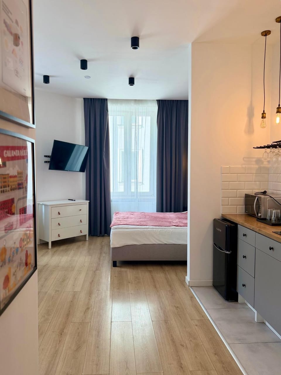 Bed, Photo of the whole room
