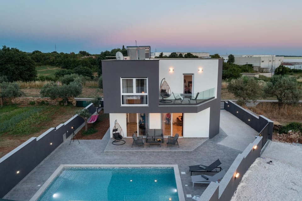 Pool view, Swimming pool, Sunset
