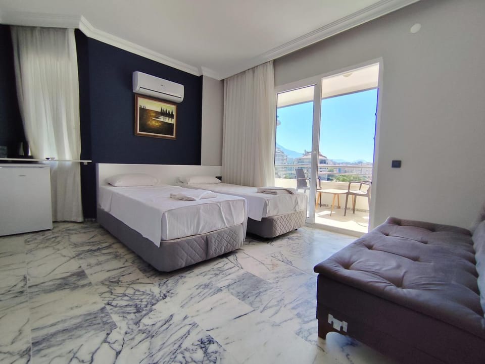 Bed, Balcony/Terrace, Bedroom, City view, Mountain view, Sea view