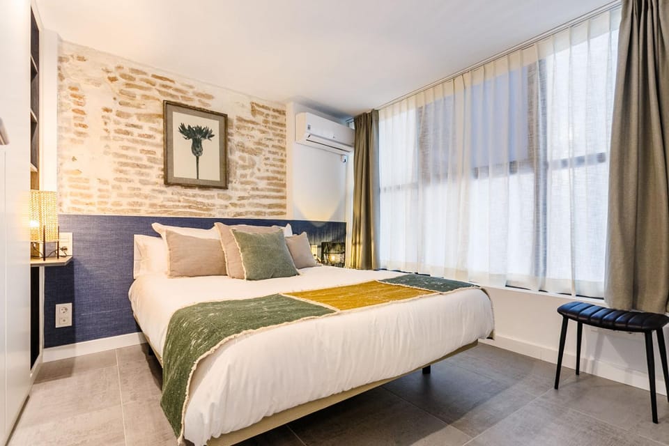 Bed, Photo of the whole room, Bedroom