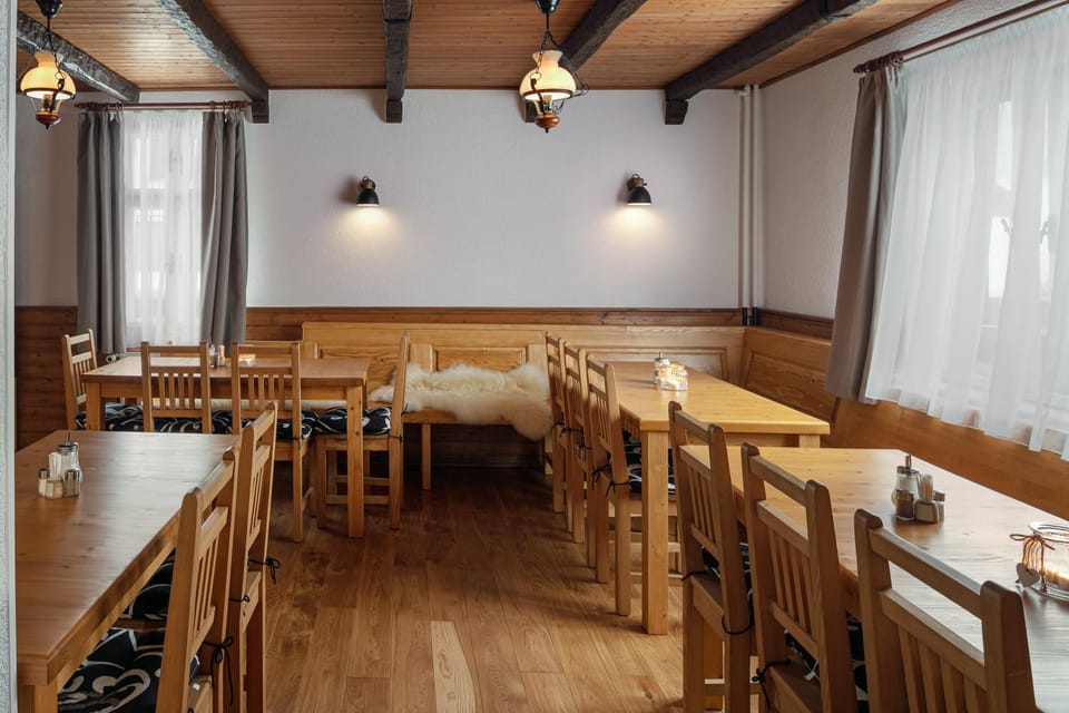 Dining area, Communal kitchen