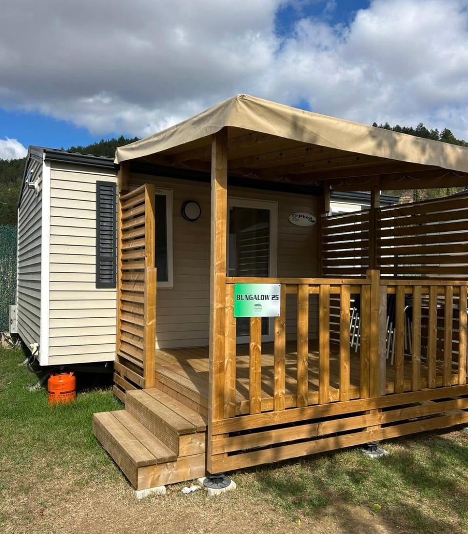 Camping Rio Nela Campground/ 
RV Resort in Cantabria