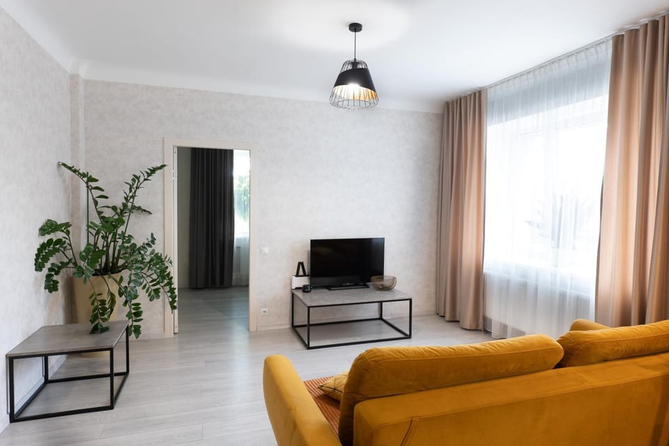 TV and multimedia, Living room, Seating area, Evening entertainment