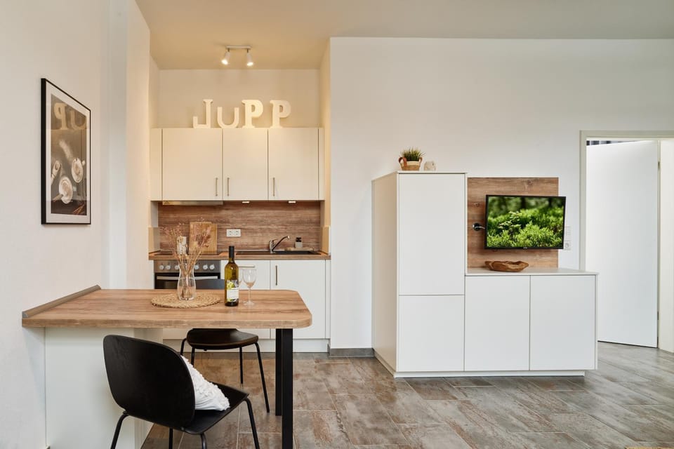 Kitchen or kitchenette, Dining area, Entertainment