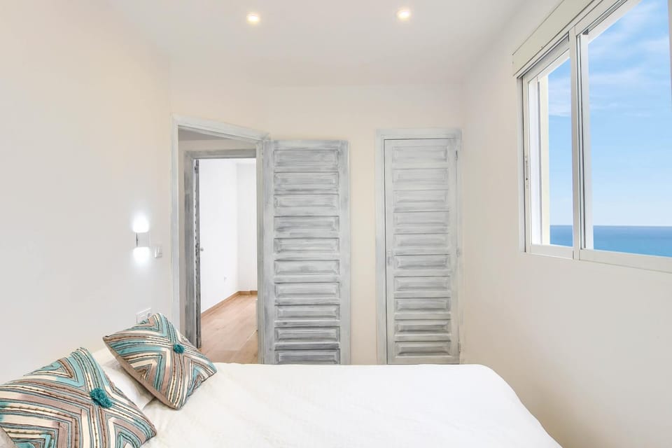 Bed, Photo of the whole room, Bedroom, Sea view